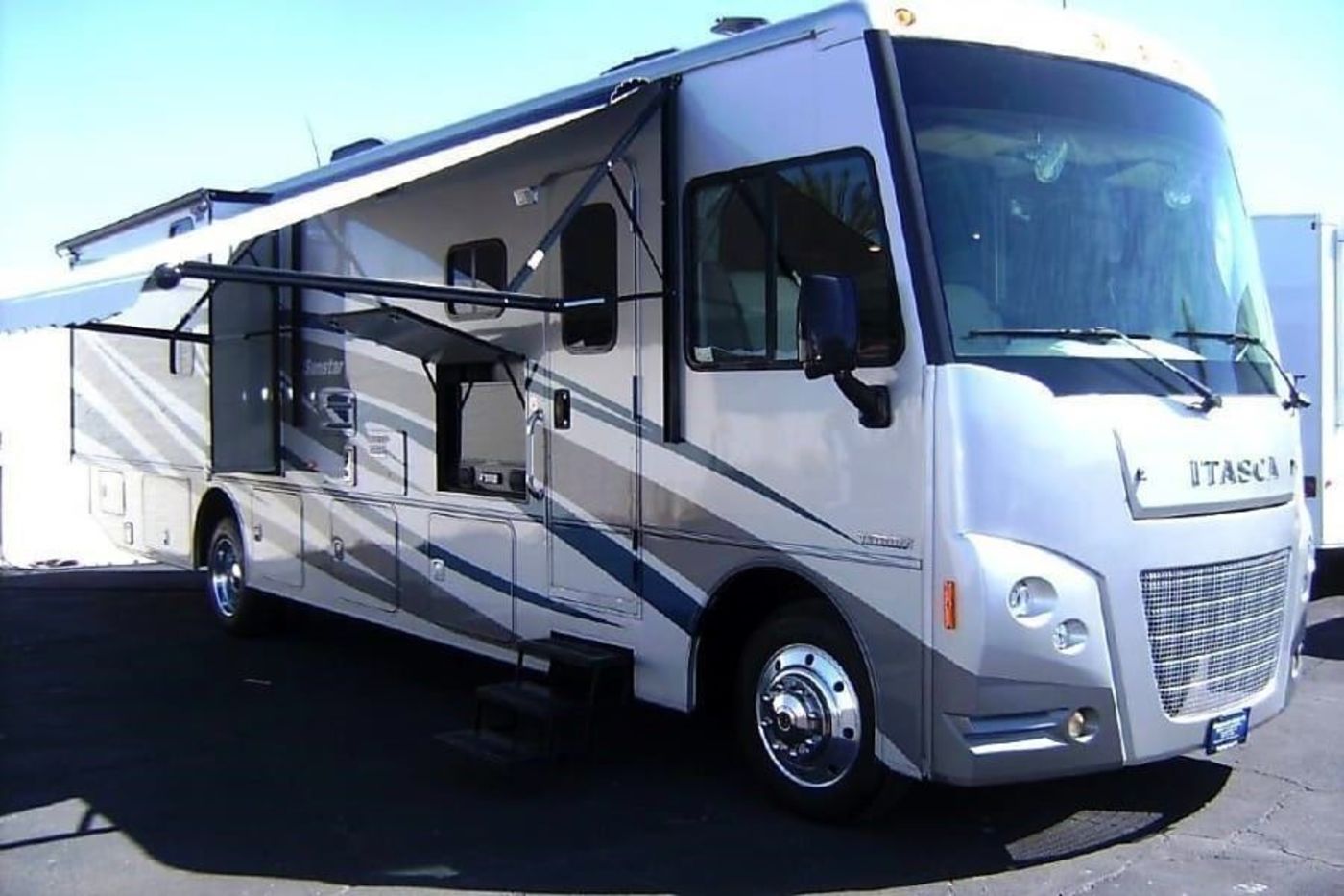 Winnebago Itasca Sunstar RV rental near Phoenix Arizona