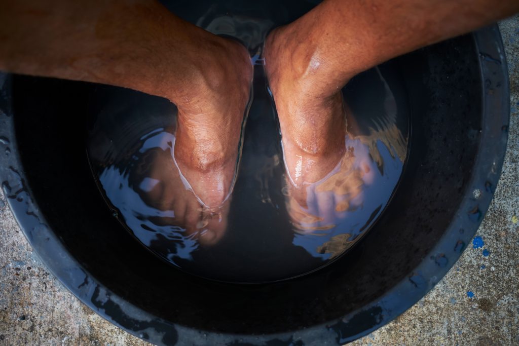 feet soaking in water