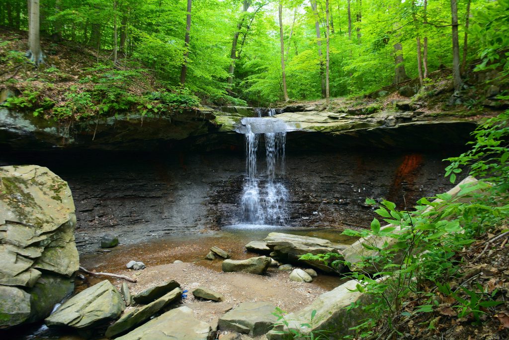 blue hen falls trail in cuyahoga valley