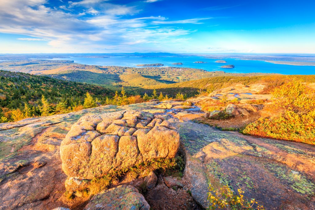 cadillac mountain hiking trail in acadia