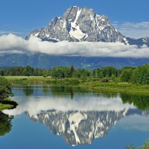 Grand Teton Nation Park water and mountains