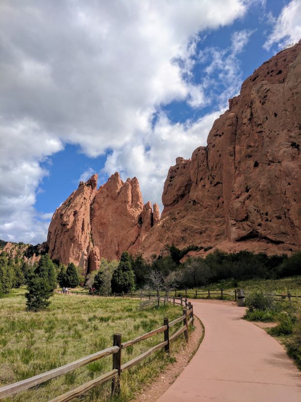 Mountains at the Garden of the Gods Hiking trails near denver colorado