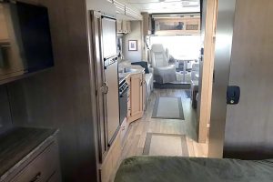 2018 Thor A.C.E 29.31 fireside rv rental on rvngo rental image 2