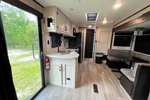 2022 Jayco Jay Flight 38bhds Fireside RV rental on RVnGO img 5